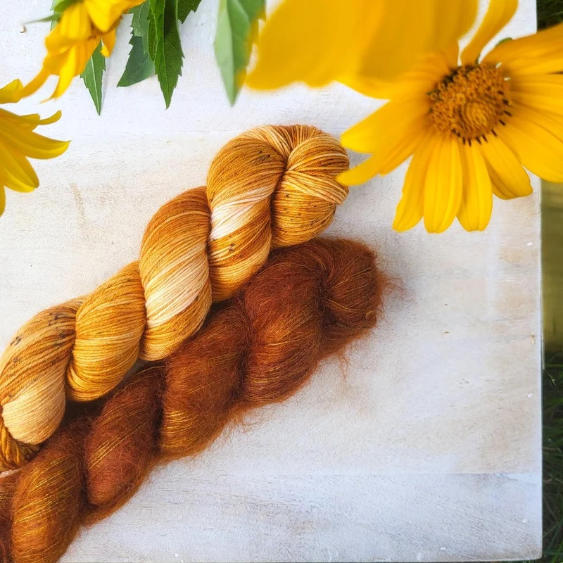 Spring Daisies KNITTING KIT