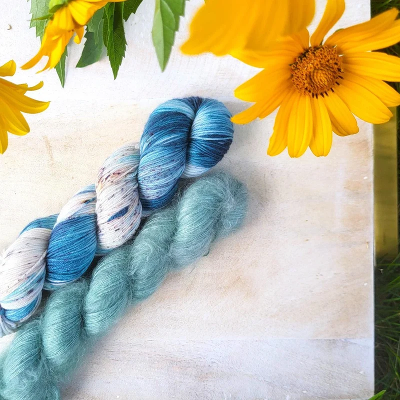 Spring Daisies KNITTING KIT