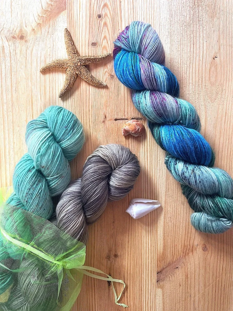 Sock Knitter Vacation Box - KNITTING KIT