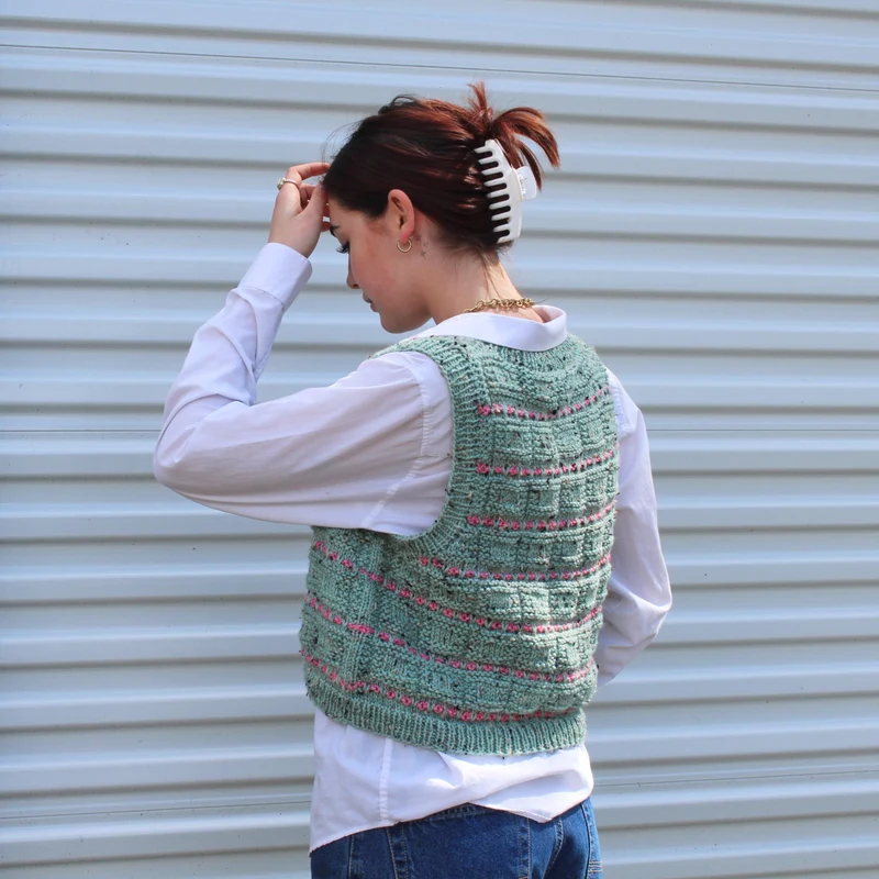 Festive Biscuit Vest - KNITTING PATTERN