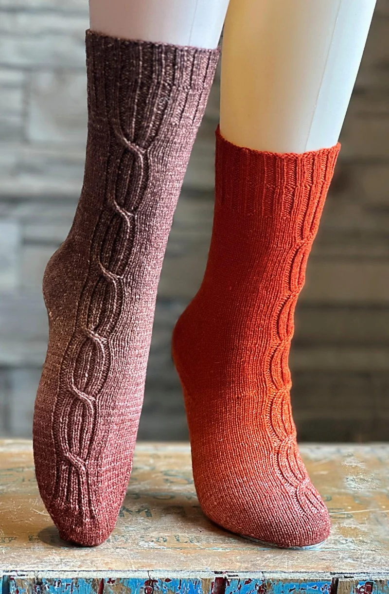 Ribbed and Cabled Gradient socks - KNITTING PATTERN