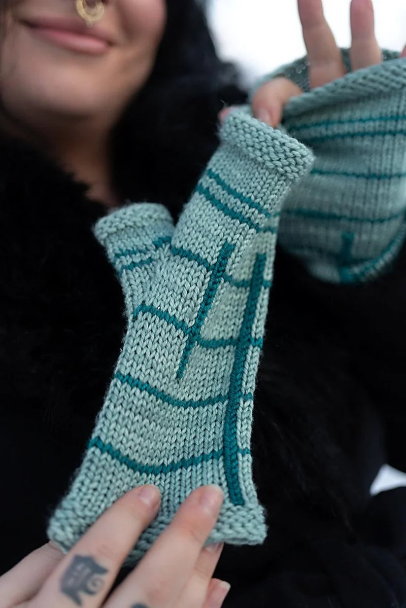 Octothorpe Mittens - KNITTING PATTERN