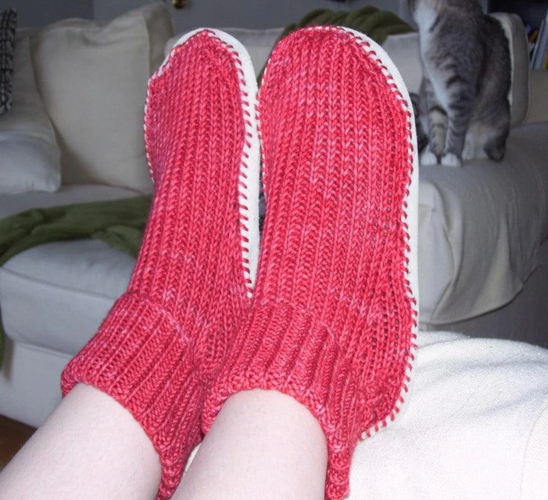 Slippers with suede sole by Catherine Laplante FREE PATTERN