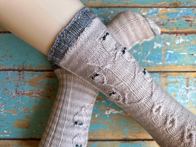 AUGUST POCUS - Socks knitting pattern re-edited version