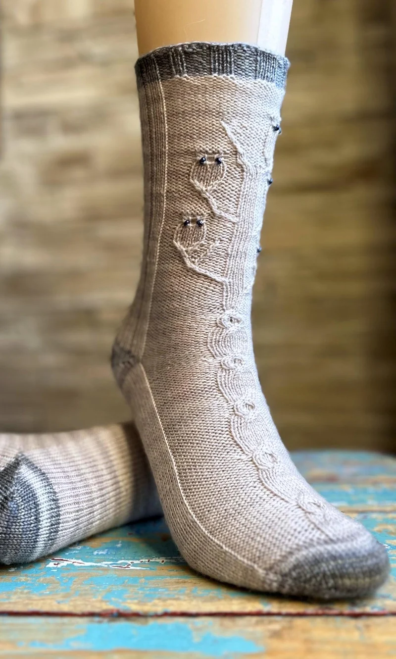 AUGUST POCUS - Socks knitting pattern re-edited version
