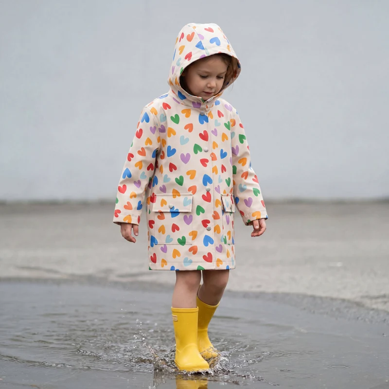 Tissu Imperméable | Cœurs Multicolores sur Écru | Certifié Oeko-Tex