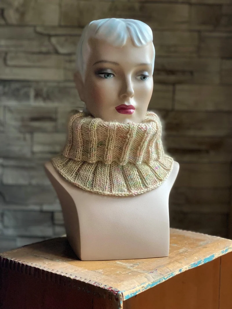 Surprise Cowl Knitting pattern