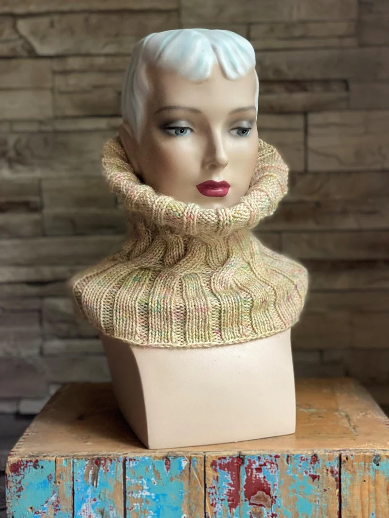 Surprise Cowl Knitting pattern