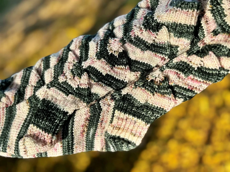 Big Bold Foliage | Knitting pattern with or without yarns