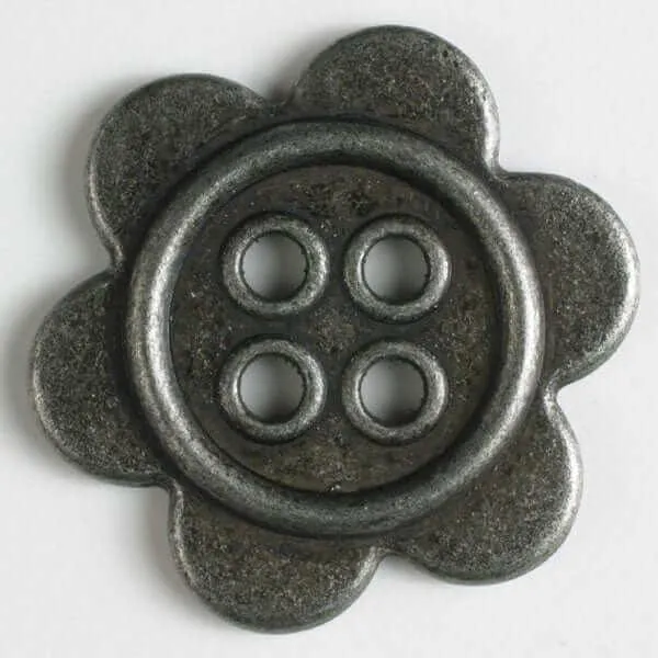 Antique metal button 3204