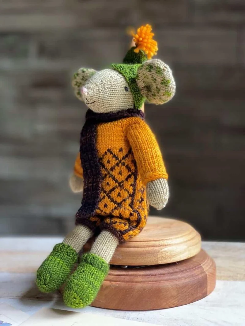 Selbie Mouse Knititng Kit