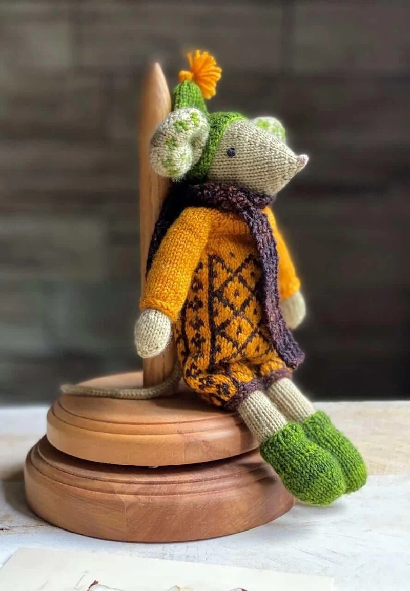 Selbie Mouse Knititng Kit
