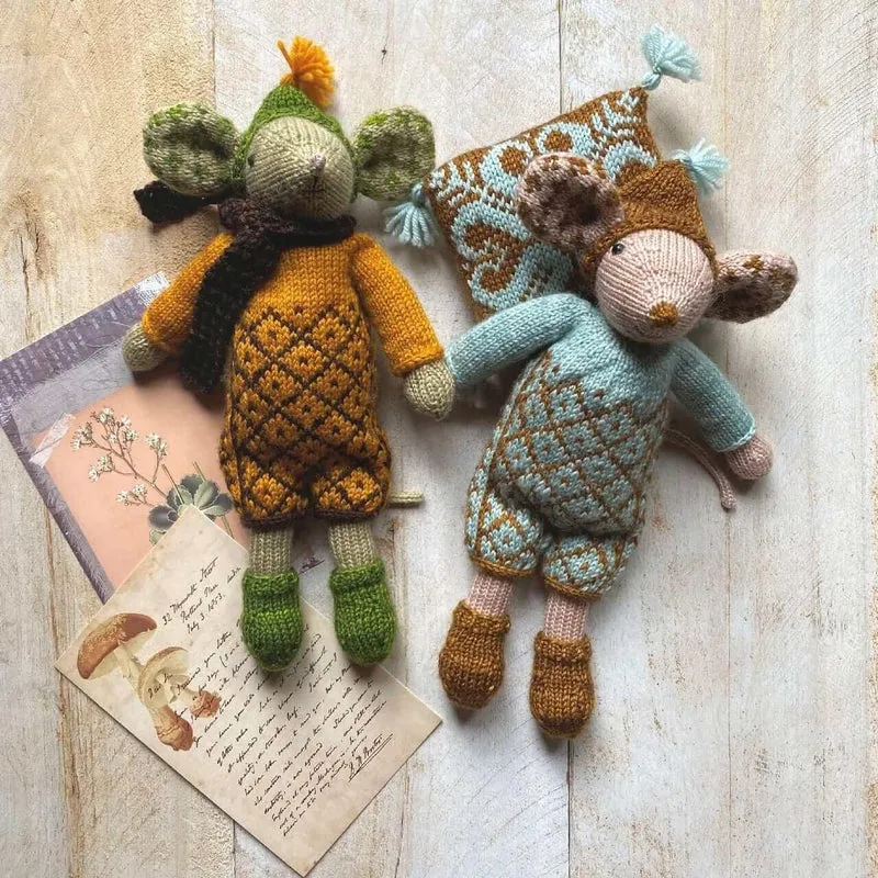 Selbie Mouse Knititng Kit