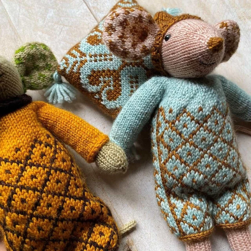 Selbie Mouse Knititng Kit