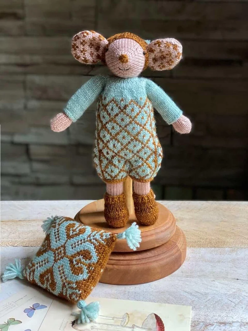 Selbie Mouse Knititng Kit