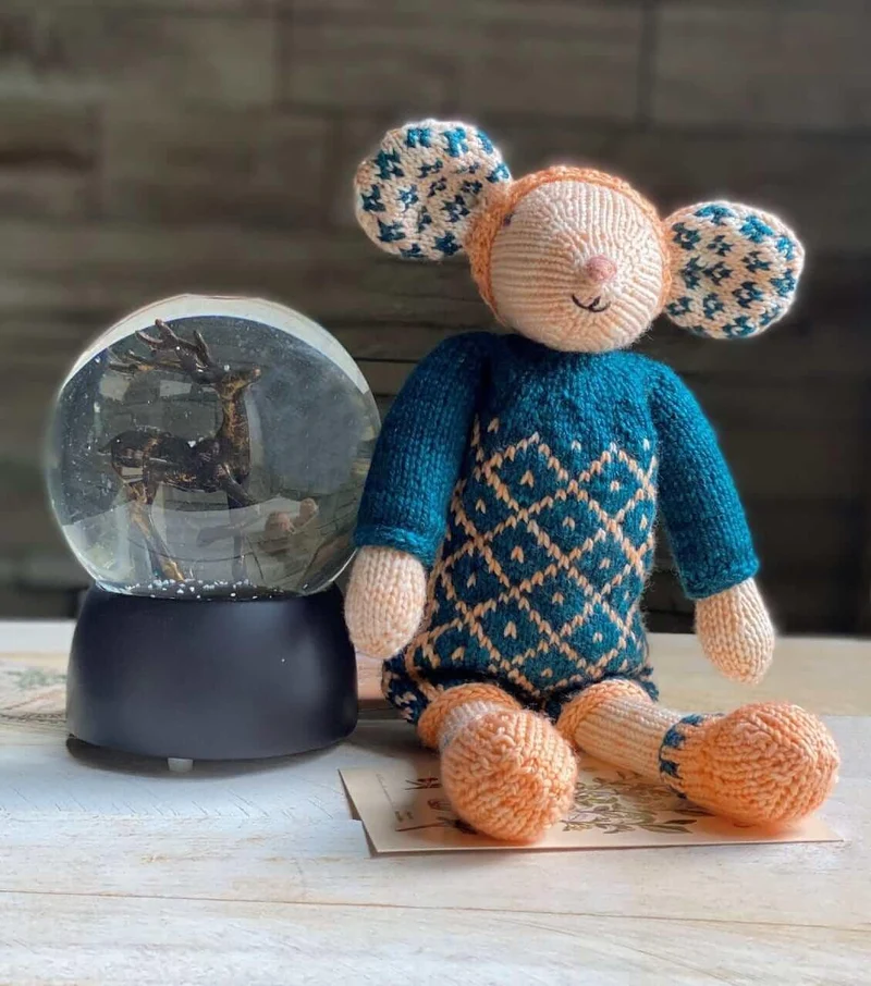 Selbie Mouse Knititng Kit