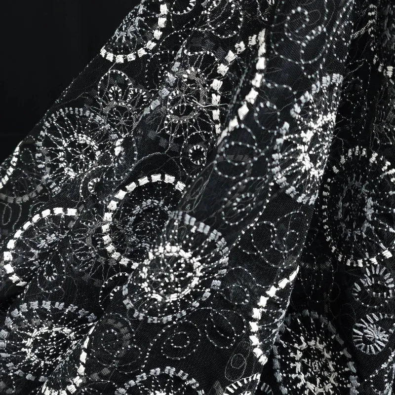 Mesh Brodé | Noir, Blanc & Gris