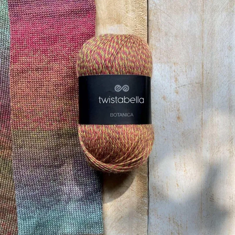 Gradient yarn Twistabella - Ombre colored stripes