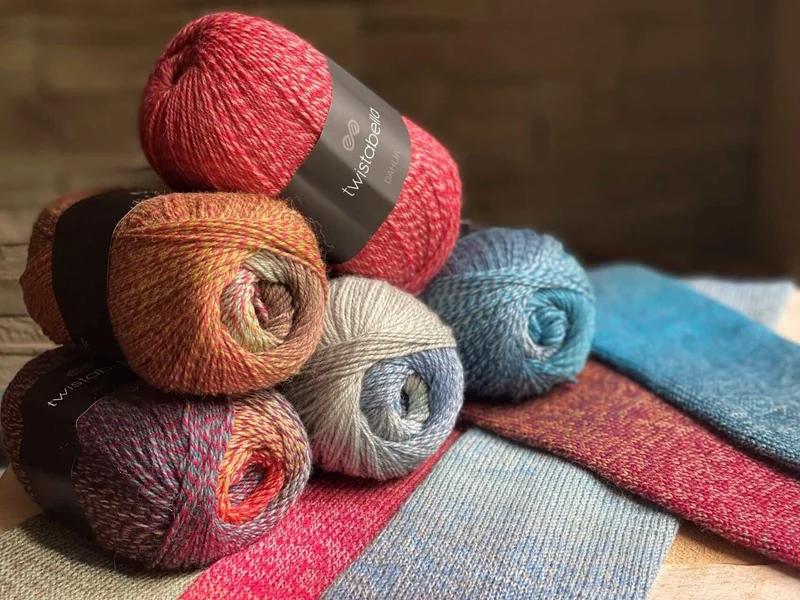 Gradient yarn Twistabella - Ombre colored stripes