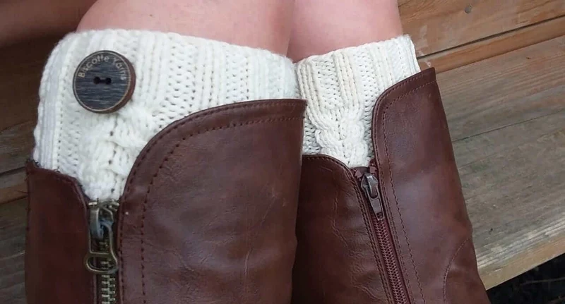 Cozy cable boot topper Free Knitting Pattern
