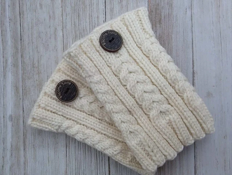 Cozy cable boot topper Free Knitting Pattern