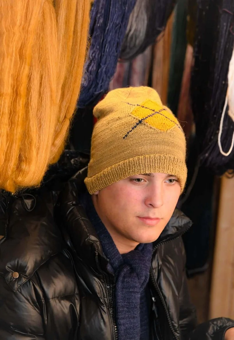 Tournesol Bleu et Blanc Matching Hat & Scarf - Knitting Patterns