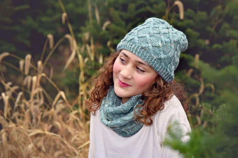 Skadi Matching Hat & Cowl - Knitting Patterns