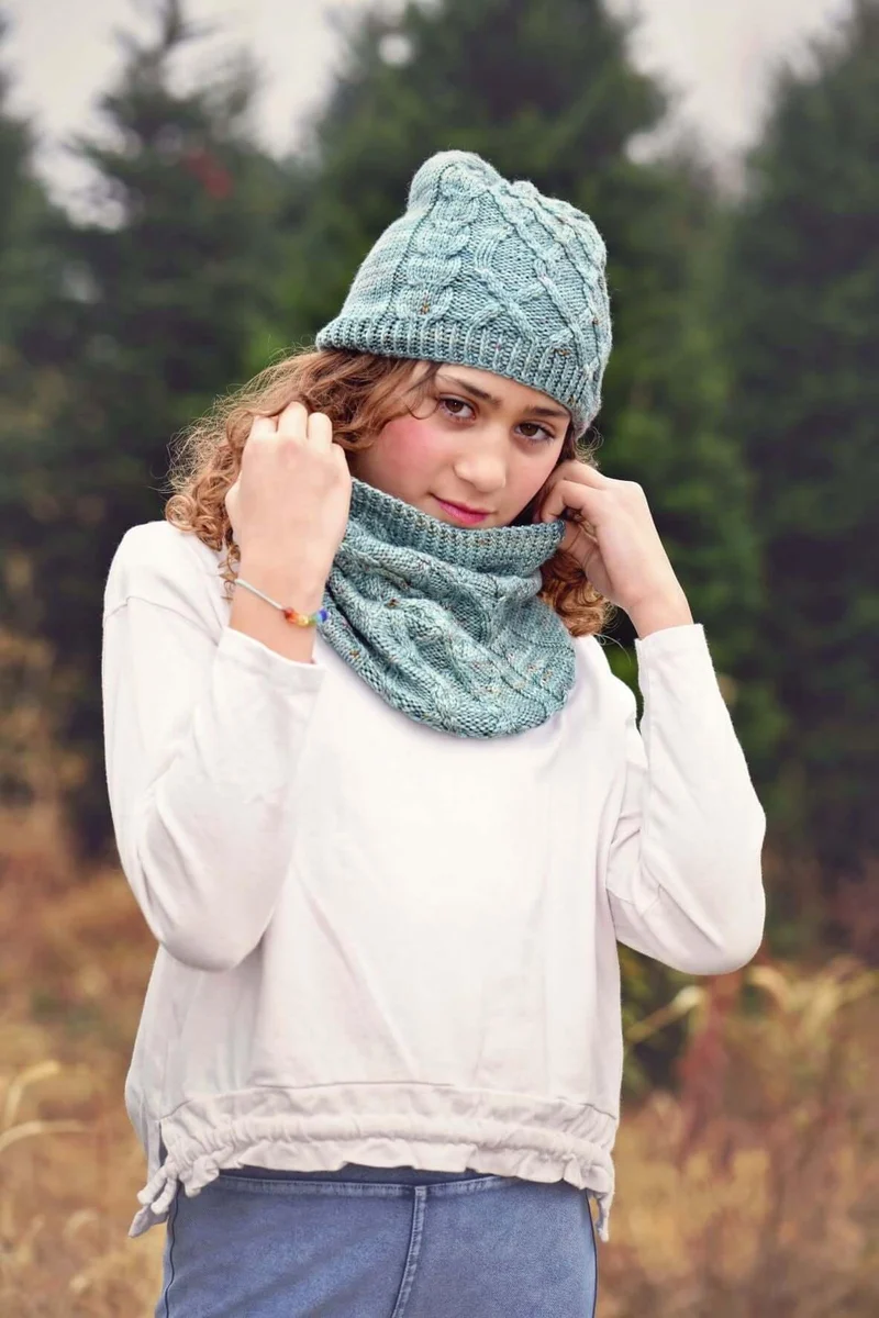 Skadi Matching Hat & Cowl - Knitting Patterns