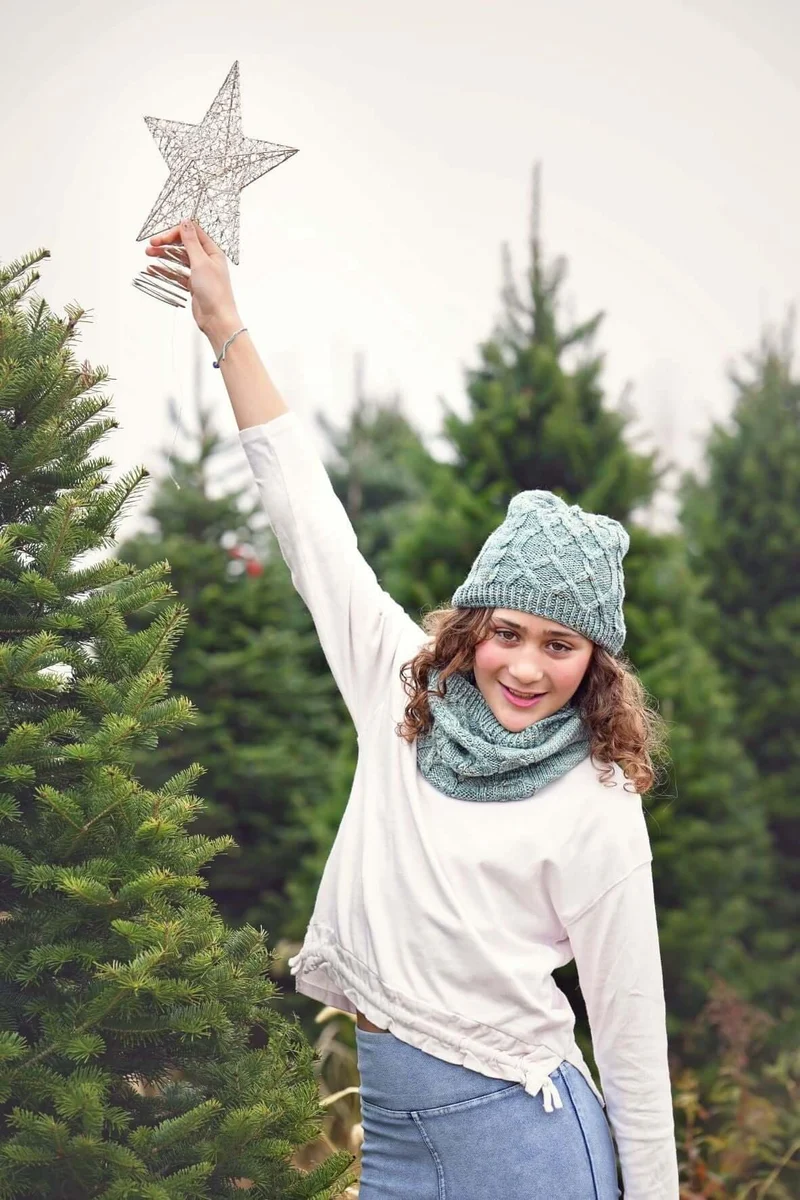 Skadi Matching Hat & Cowl - Knitting Patterns