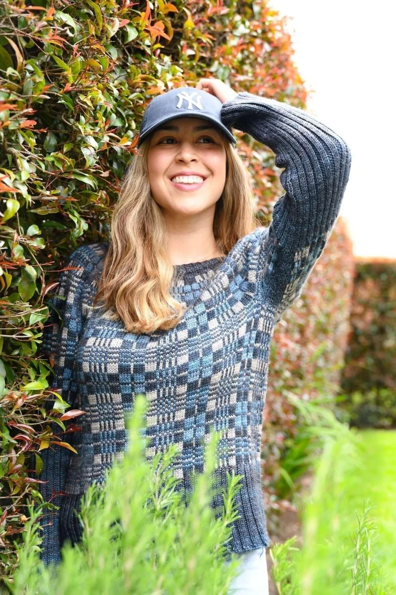 Yoke sweater knitting kit - Inspiration Tartan