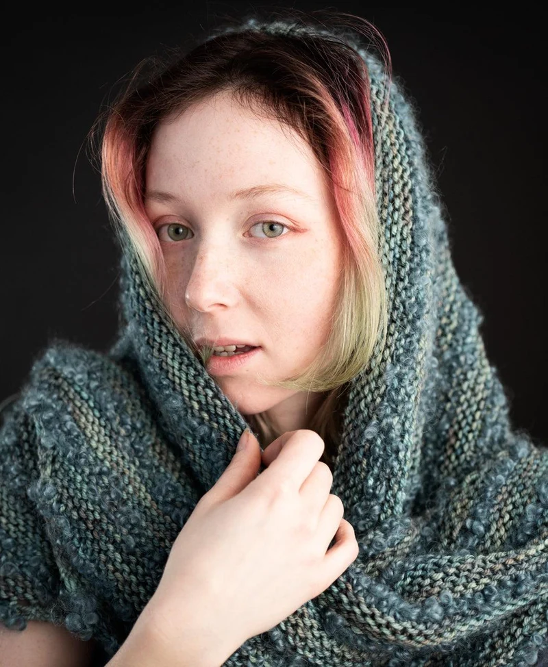 Knitting kit for the shawl Boucles à l'Horizon