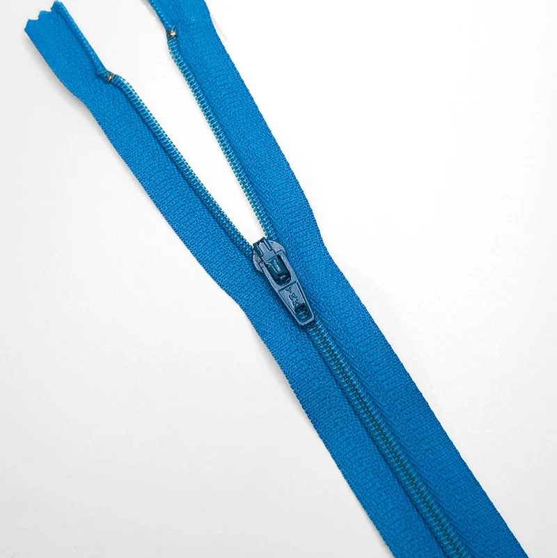 YKK | Fermeture éclair à bout fermé | Spirale | #2 | 6 3/4'' - 17 cm | SS236 - SS247