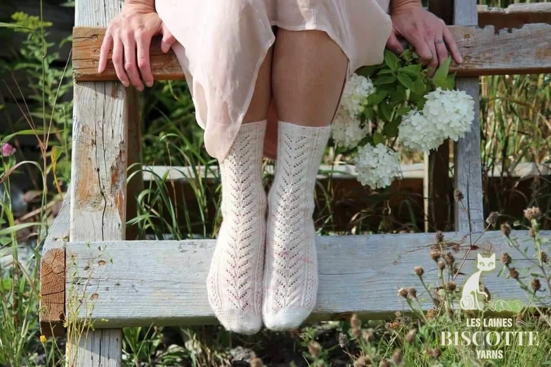 Her Garden's Flowers Free sock pattern