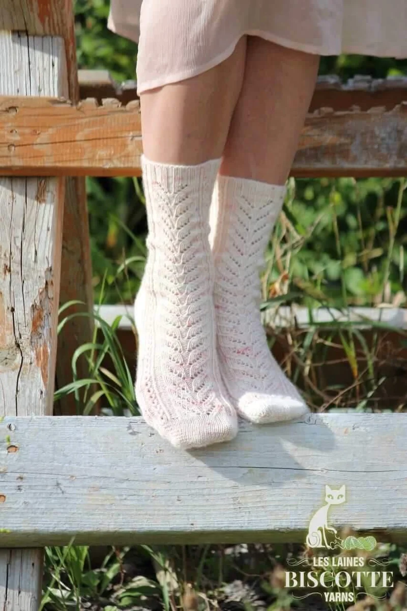 Her Garden's Flowers Free sock pattern