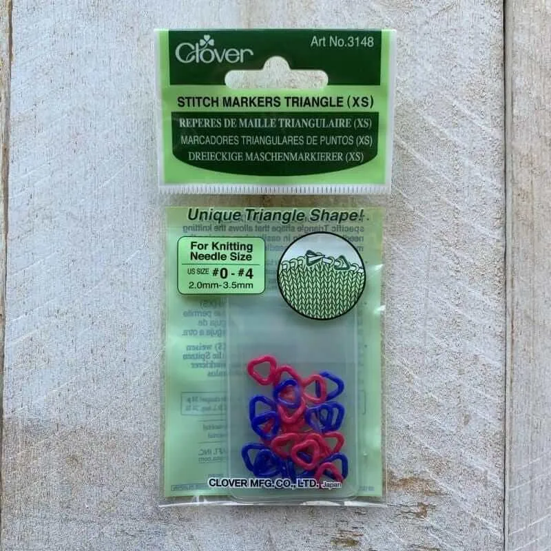 (Small) triangular stitch markers from Clover
