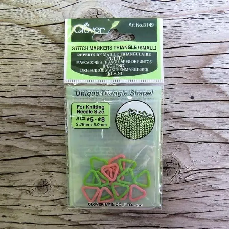 (Small) triangular stitch markers from Clover