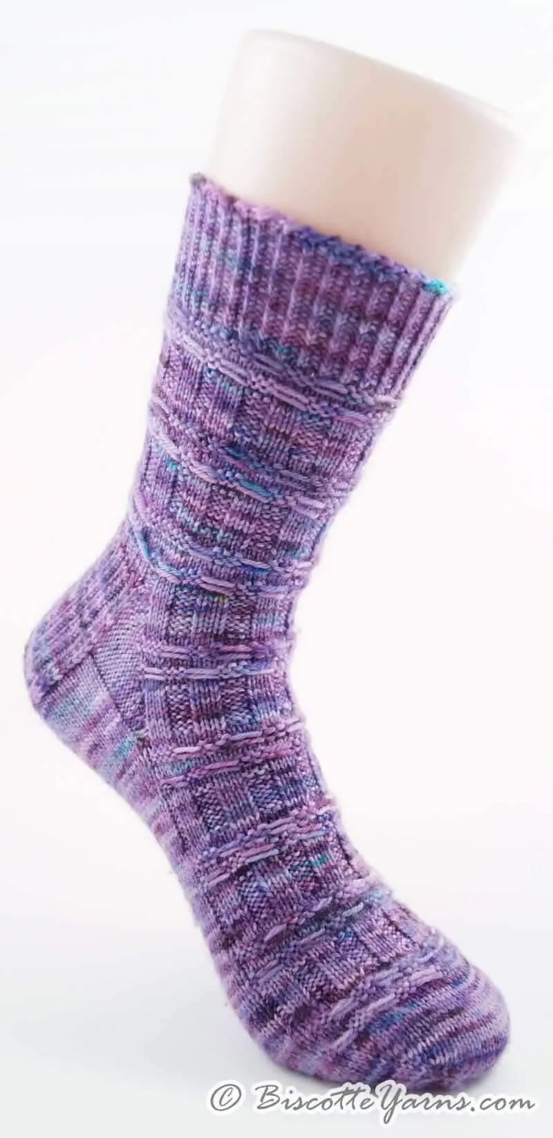 Free Sock Pattern - Dorique socks