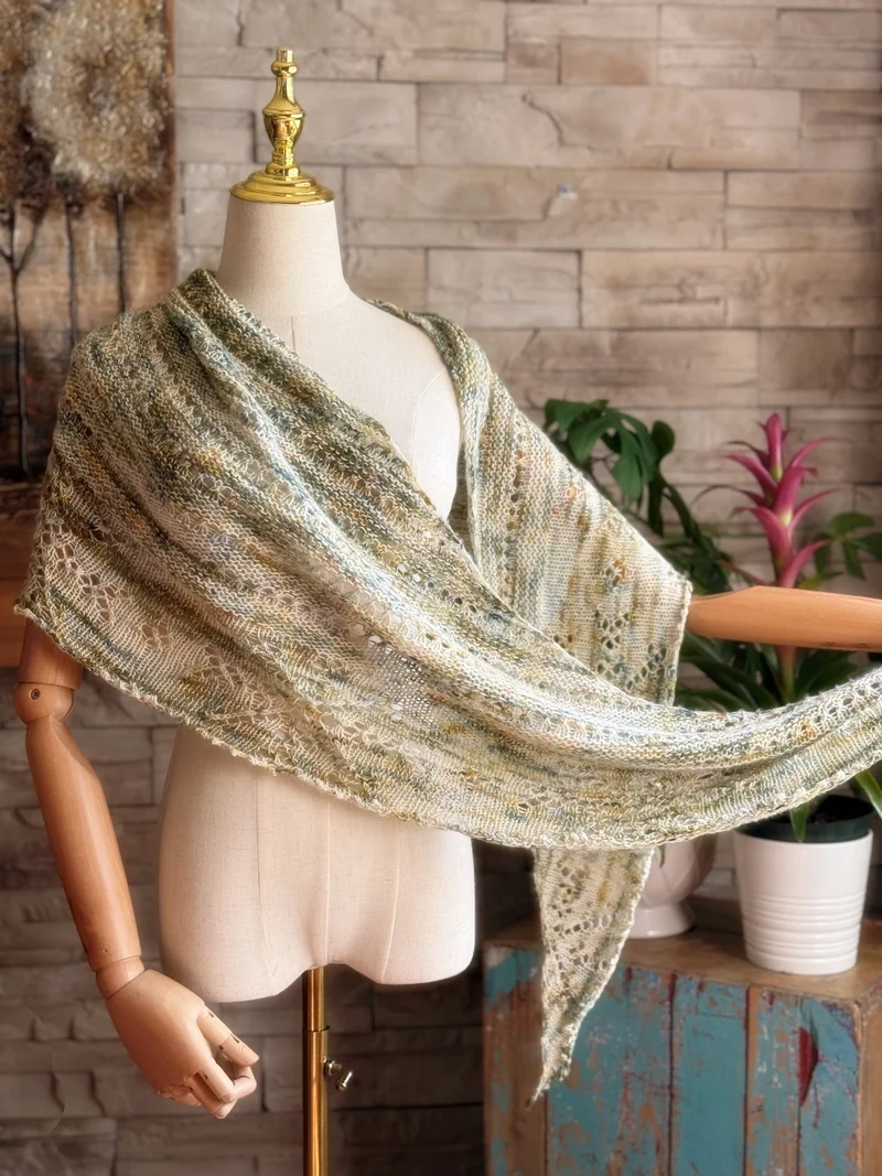 Brise Boréale Shawl | Free Knitting pattern and Optional Kits