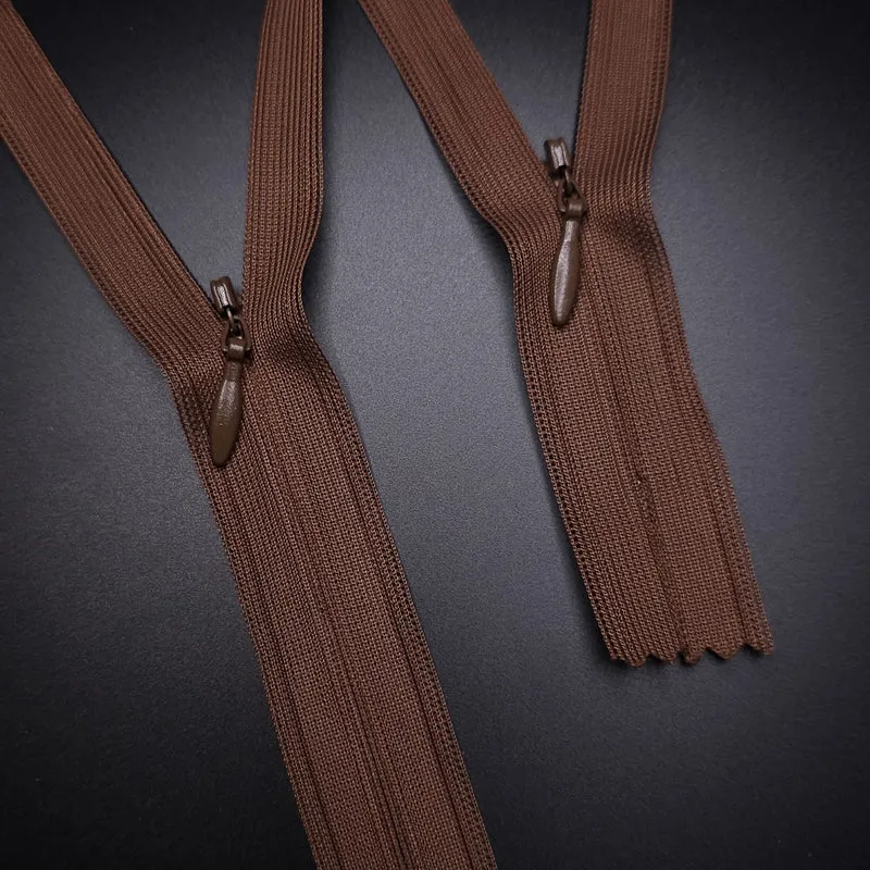 Fermeture éclair invisible à bout fermé | 9" / 23 cm