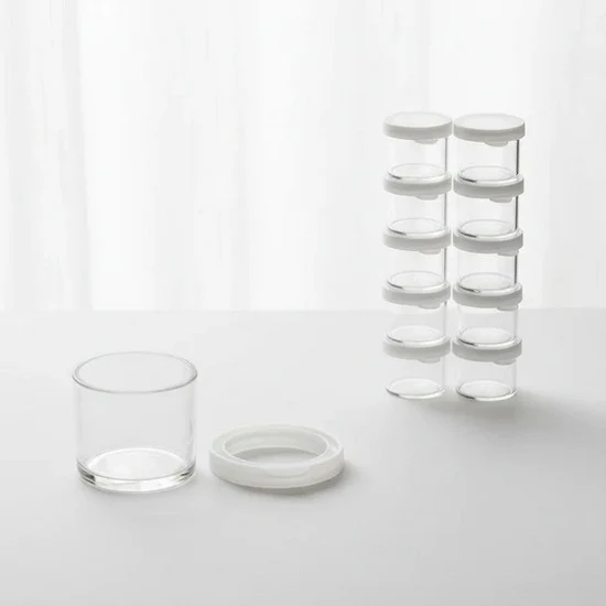 8 Plastic Goblets Set